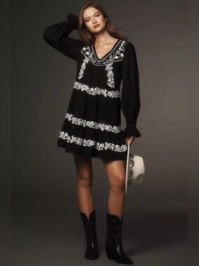Anthropologie‎ Pintuck Swing Black Cotton Mini Dress w White Floral Embroidery S